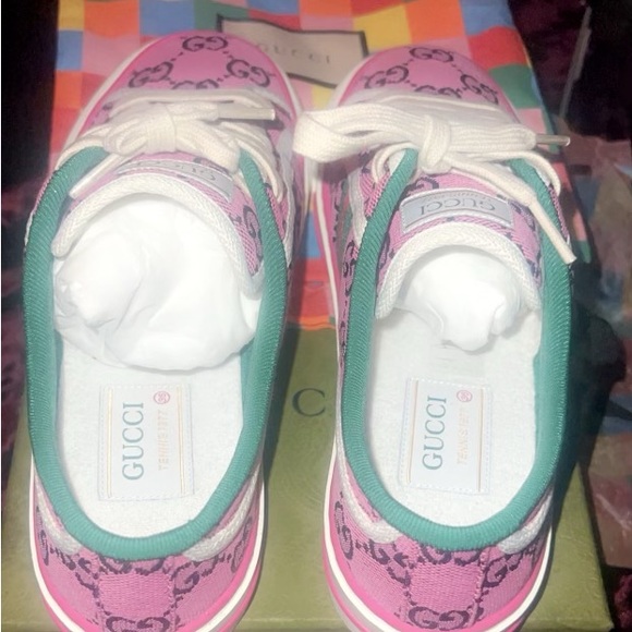 Woman’s Pink Gucci tennis set - Picture 2 of 9